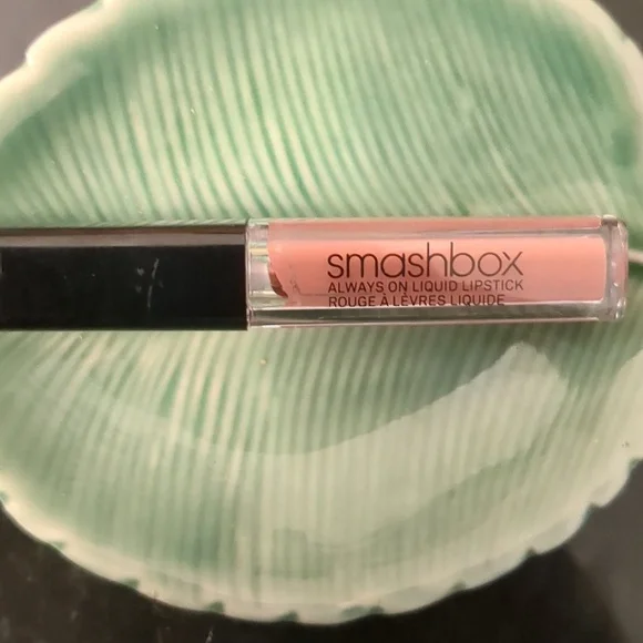 Always On Liquid Lipstick - Picture 1 of 2